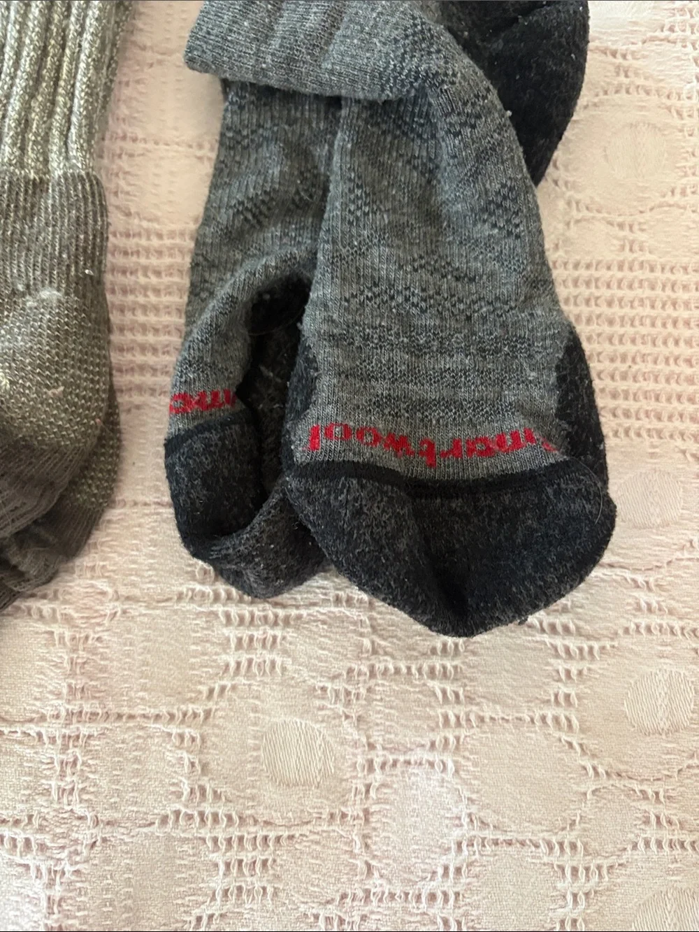 4 pairs smartwool socks